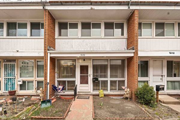 1652 W Jarvis AVE, Chicago, IL 60626