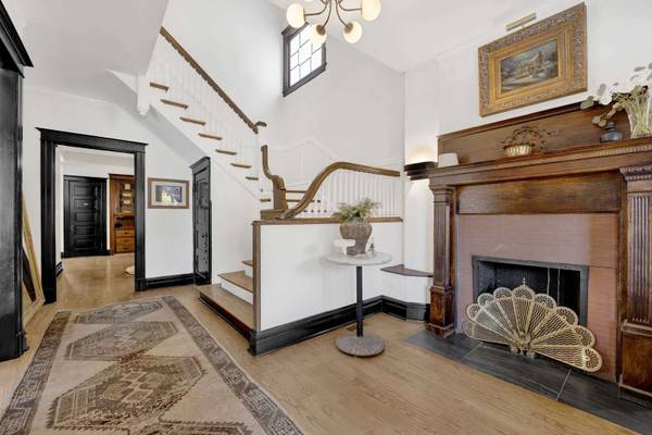 1256 W Granville AVE, Chicago, IL 60660