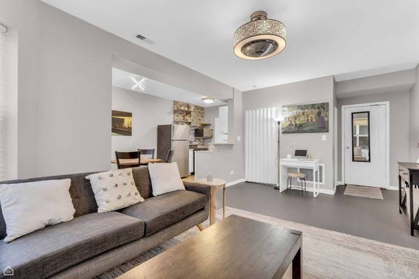 4423 N Lawndale AVE #1A, Chicago, IL 60625