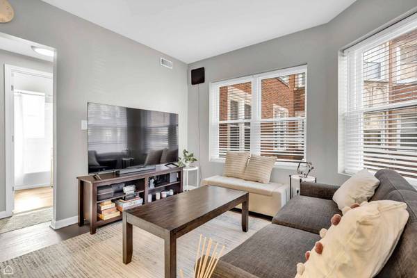 4423 N Lawndale AVE #1A, Chicago, IL 60625