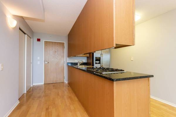 9715 Woods DR #805, Skokie, IL 60077