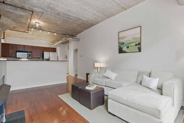1111 W 14th PL #218, Chicago, IL 60608