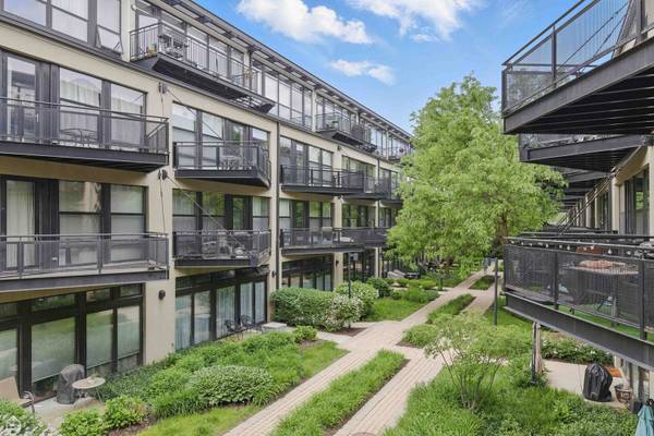 1111 W 14th PL #218, Chicago, IL 60608