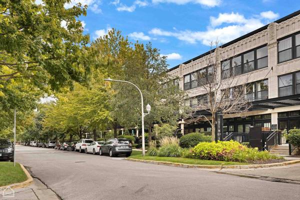 1111 W 14th PL #218, Chicago, IL 60608