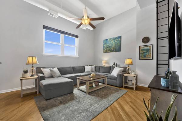 1019 W Jackson BLVD #3J, Chicago, IL 60607