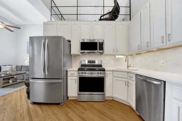 1019 W Jackson BLVD #3J, Chicago, IL 60607