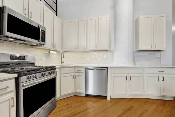 1019 W Jackson BLVD #3J, Chicago, IL 60607