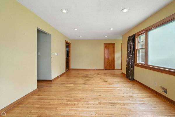 515 S 5th AVE, St. Charles, IL 60174