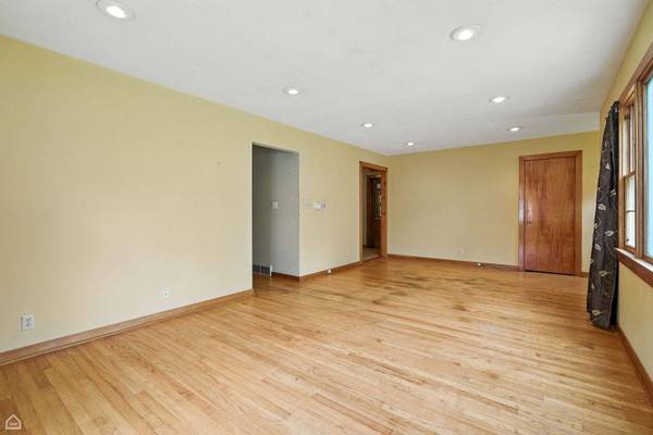 515 S 5th AVE, St. Charles, IL 60174