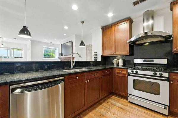 5821 N WINTHROP AVE #GN, Chicago, IL 60660