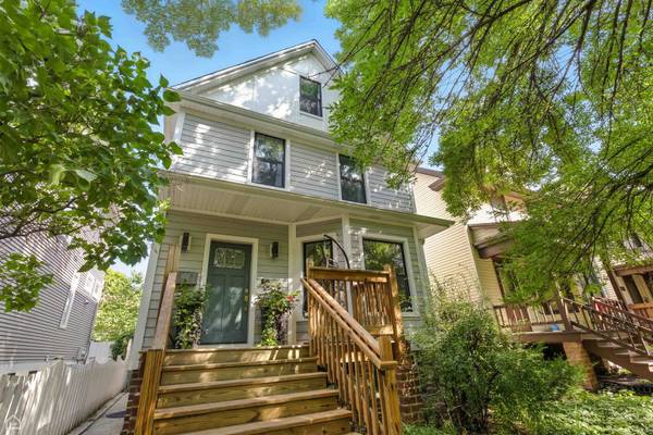 4853 N Leavitt ST, Chicago, IL 60625