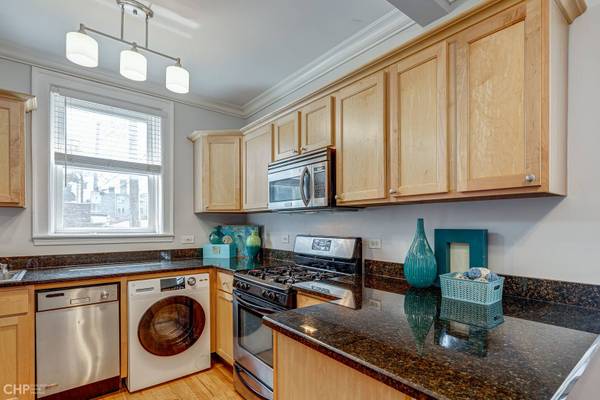 1949 W Argyle ST #1, Chicago, IL 60640