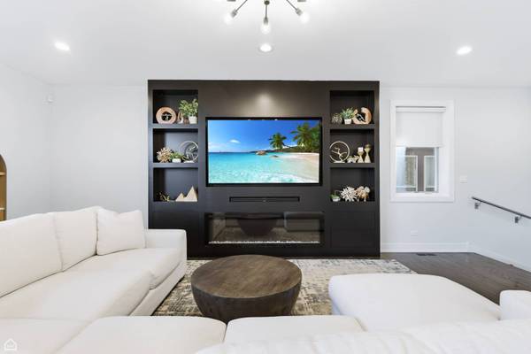 2432 W Chicago AVE #1N, Chicago, IL 60622