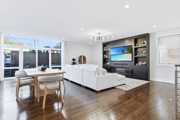 2432 W Chicago AVE #1N, Chicago, IL 60622