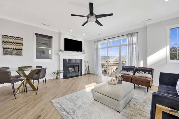 2623 W Belmont AVE #3, Chicago, IL 60618