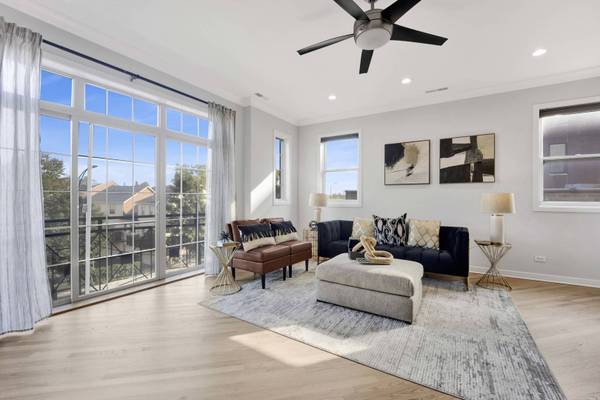 2623 W Belmont AVE #3, Chicago, IL 60618