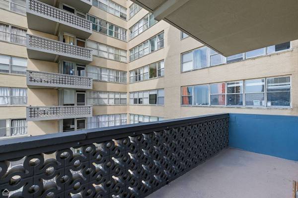 6301 N Sheridan RD #18P, Chicago, IL 60660