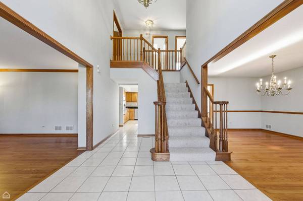 13725 Kit LN, Lemont, IL 60439