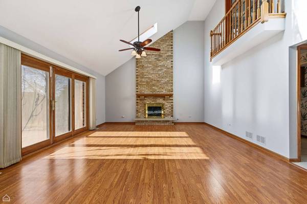 13725 Kit LN, Lemont, IL 60439