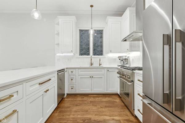 2920 N Damen AVE #1, Chicago, IL 60618