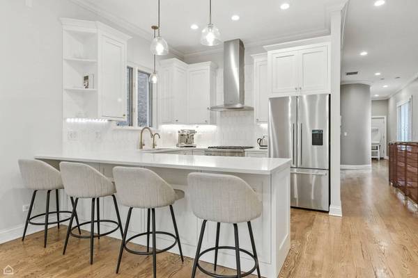 2920 N Damen AVE #1, Chicago, IL 60618