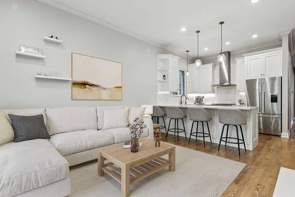 2920 N Damen AVE #1, Chicago, IL 60618