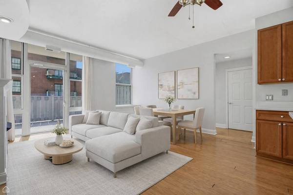 1001 W Madison ST #204, Chicago, IL 60607