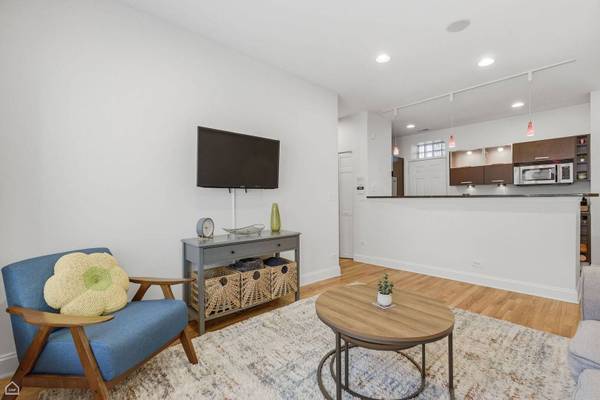 1360 W Estes AVE #2N, Chicago, IL 60626