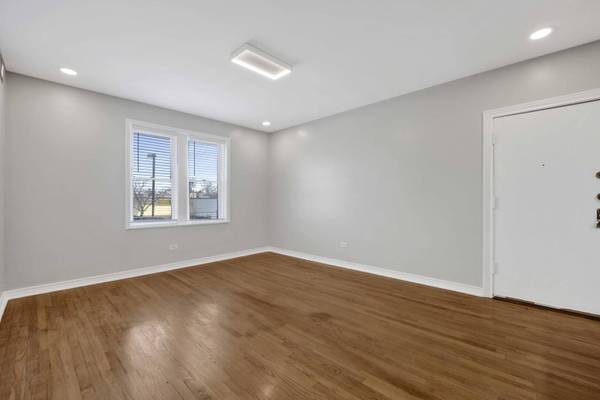 3024 N Pulaski RD #4B, Chicago, IL 60641