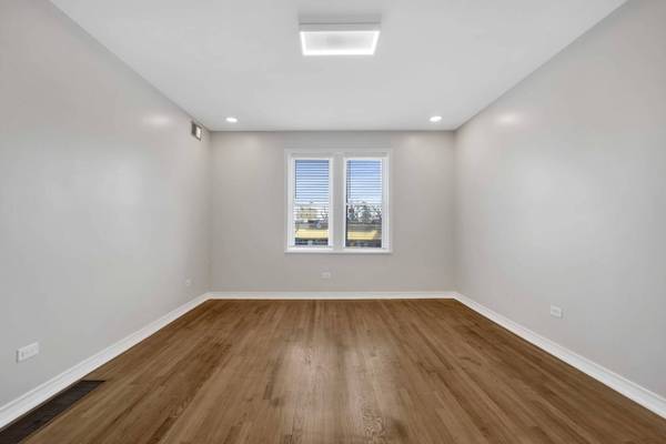 3024 N Pulaski RD #4B, Chicago, IL 60641