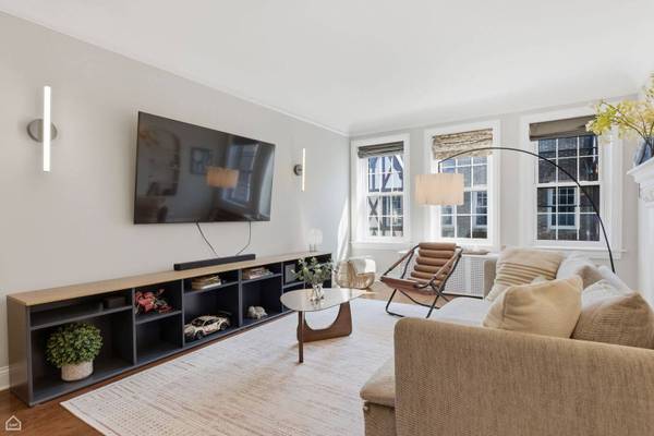 2331 W Farwell AVE #3N, Chicago, IL 60645