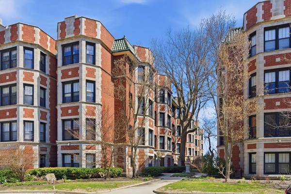 7639 N Eastlake TER #2B, Chicago, IL 60626