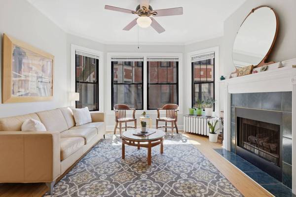 7639 N Eastlake TER #2B, Chicago, IL 60626