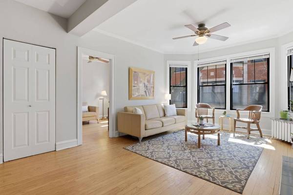 7639 N Eastlake TER #2B, Chicago, IL 60626