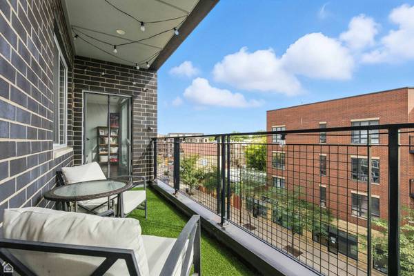 3530 N Lincoln AVE #403, Chicago, IL 60657