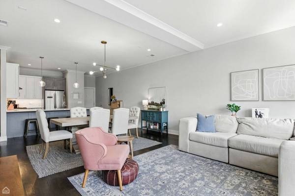 3530 N Lincoln AVE #403, Chicago, IL 60657