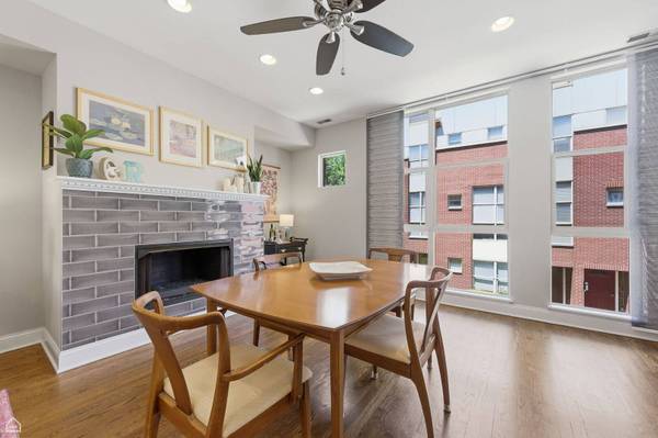 6951 N WESTERN AVE #B, Chicago, IL 60645