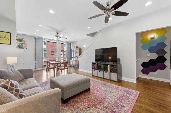 6951 N WESTERN AVE #B, Chicago, IL 60645