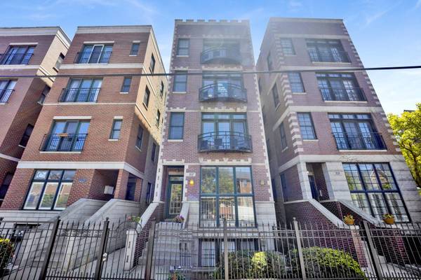 2637 W Belmont AVE #3, Chicago, IL 60618