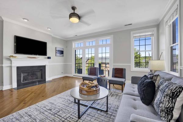 2637 W Belmont AVE #3, Chicago, IL 60618