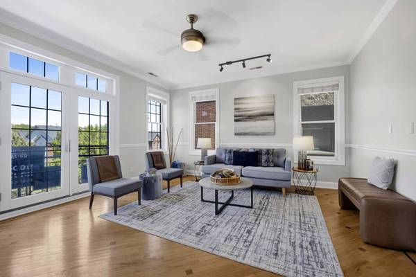 2637 W Belmont AVE #3, Chicago, IL 60618