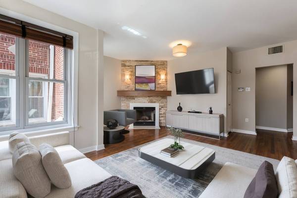 1408 W Argyle ST #1W, Chicago, IL 60640