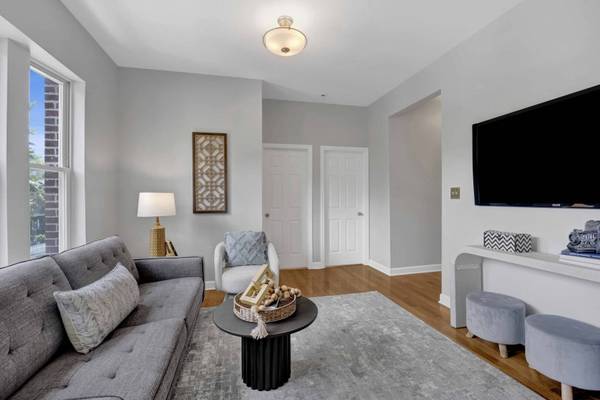 1457 W Thome AVE #2, Chicago, IL 60660