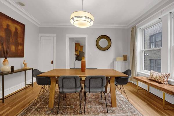 1915 W Montrose AVE #2, Chicago, IL 60613