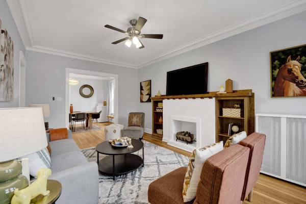 1915 W Montrose AVE #2, Chicago, IL 60613