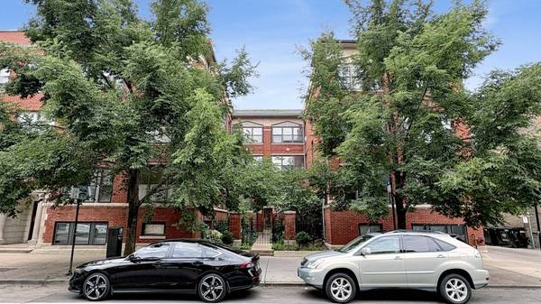 1915 W Montrose AVE #2