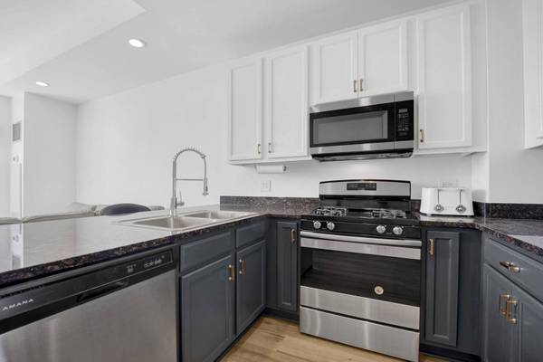 8 W Monroe ST #2001, Chicago, IL 60603