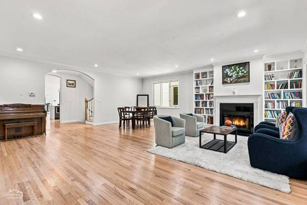3423 N Albany AVE, Chicago, IL 60618