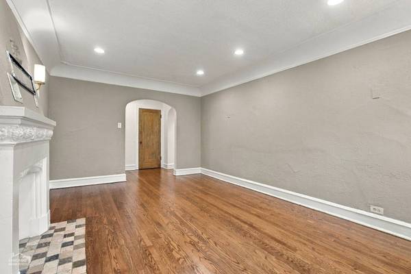 2325 W Farwell AVE #3S, Chicago, IL 60645