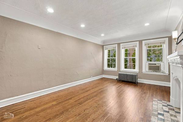 2325 W Farwell AVE #3S, Chicago, IL 60645